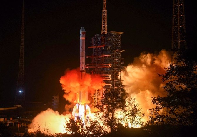 Chinese spacecraft makes first landing on moon's far side