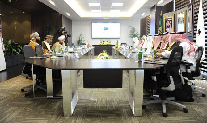 Omani official lauds Saudi efforts to serve pilgrims