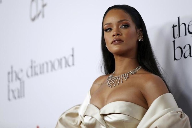 Rihanna stuns at Louis Vuitton - World Music Awards