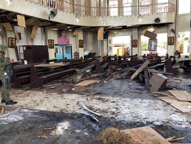 Daesh militants claim responsibility for twin bomb attack on Philippine church
