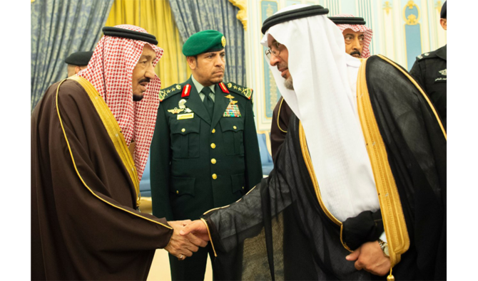 King Salman receives officials from anti-corruption agencies