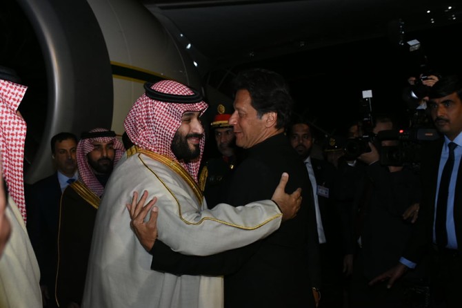 Pakistan PM receives Saudi crown prince at Rawalpindi airbase