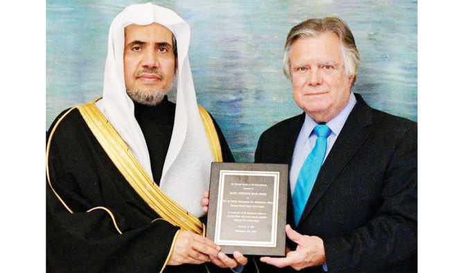 MWL chief receives World's Religions Peace Award