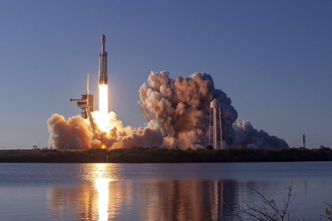  Elon Musk rocket launches Saudi Arabsat satellite