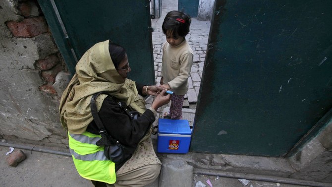 Pakistan polio vaccine teams on edge after fatal attacks