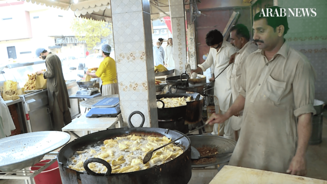 Samosas and pakoras remain fan favorites at iftar meals in Pakistan