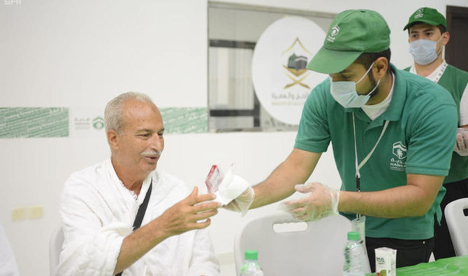 Saudis volunteer to aid Makkah pilgrims during Ramadan