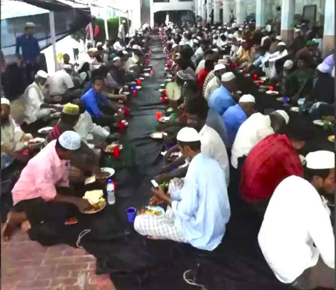 Mass iftar at Bangladesh mosque shows true Ramadan spirit