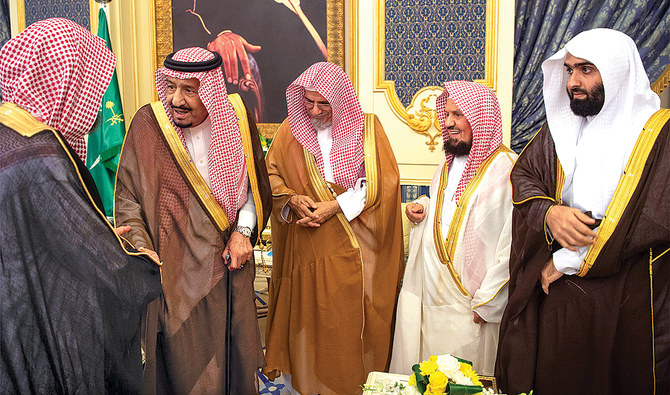 King Salman receives dignitaries in Jeddah