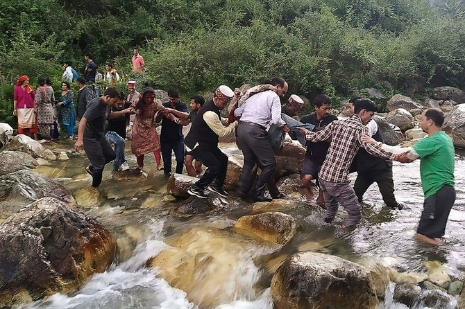 39 killed as bus falls into deep gorge in northern India
