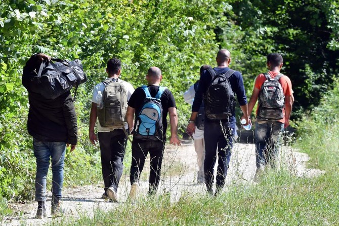 Heatwave adds to the woes of migrants stranded Bosnia
