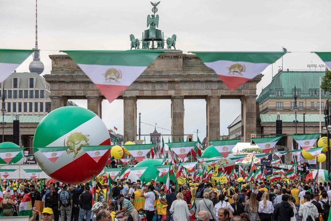 Iranian opposition urges Europe to reinstate nuclear sanctions on Tehran
