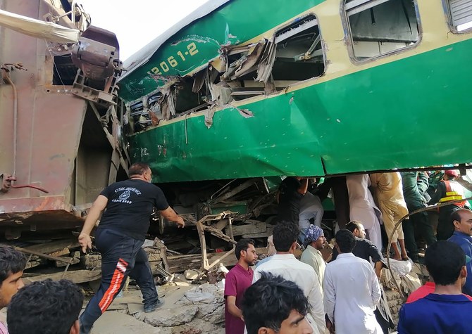 Pakistan Railways says inquiry launched into deadly train collision