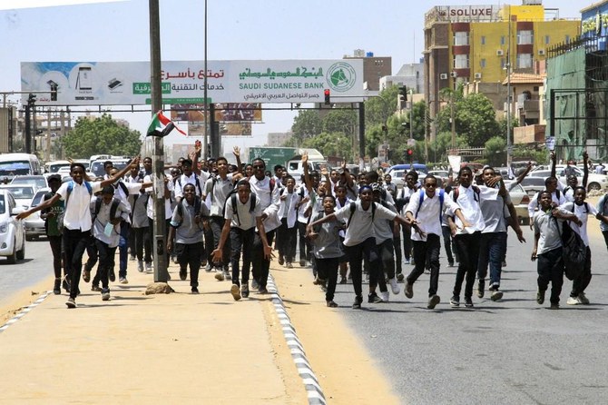 Four more Sudanese protesters killed in Omdurman, as army and opposition meet