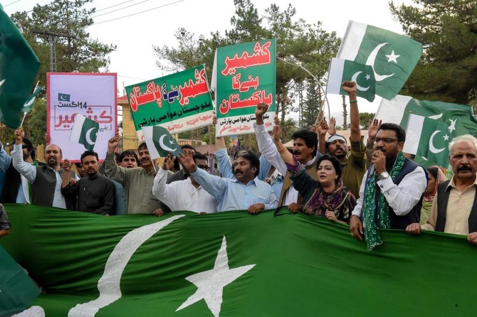 Pakistan PM says world inaction on Kashmir like appeasing Hitler