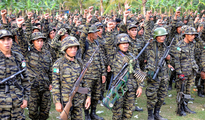 More rebels lay down arms in Philippines