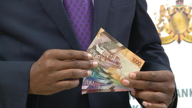 Kenyans rush to swap banknotes as cash ban looms