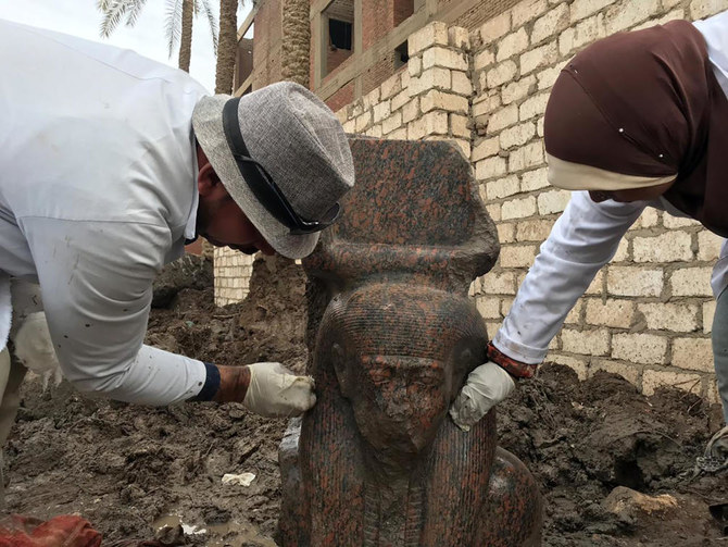 Egyptian officials unveil new archaeological finds