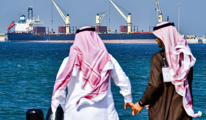 UAE sees no immediate risk to oil flow through Strait of Hormuz