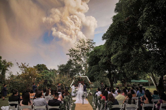 Till Taal do us part: Filipino couple weds under volcanic cloud
