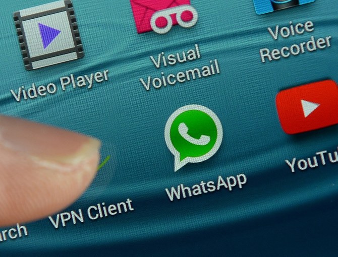WhatsApp users report issues with sharing multimedia
