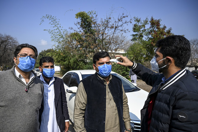 Pakistan, Turkey, Armenia close Iranian border, Afghanistan bans travel over coronavirus fears