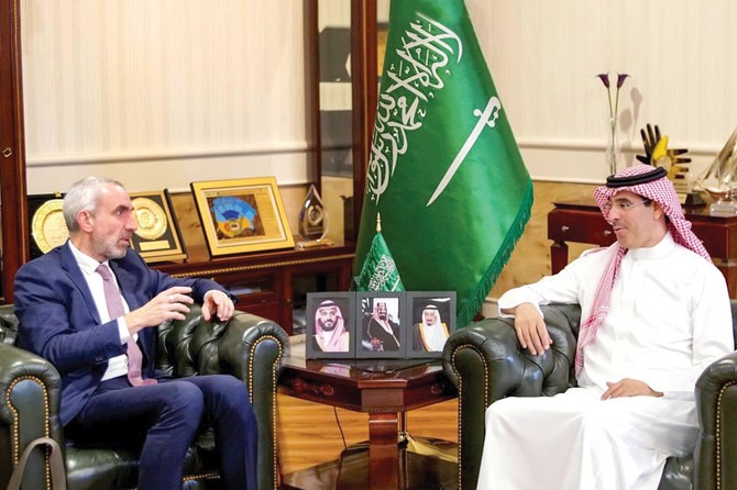 Saudi rights chief meets Doctors Without Borders humanitarian representative