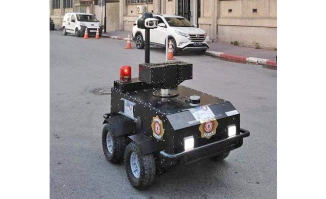 VIDEO: Robots enforce Tunis street COVID-19 lockdown, stopping curfew breakers