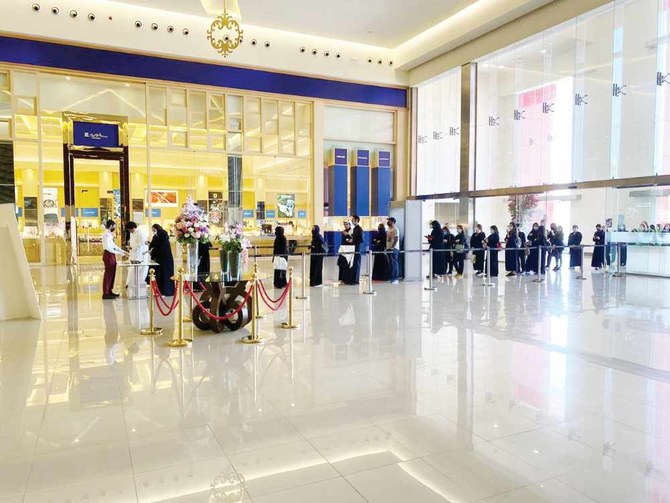 Saudi stores, shopping malls reopen with strict restrictions over COVID-19