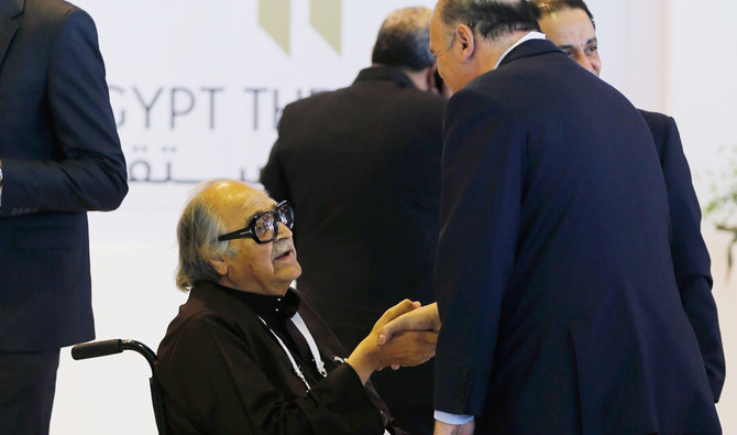 Egyptians pay tribute to Saudi businessman Saleh Kamel