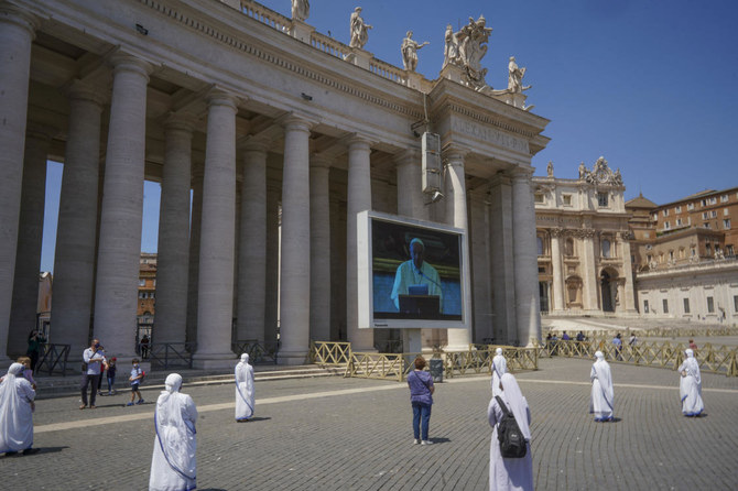 Public returns to St. Peter’s Square; Pope Francis calls for defense of environment