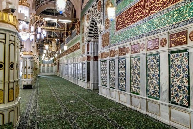 Prophet’s Mosque to open to public in stages from Sunday