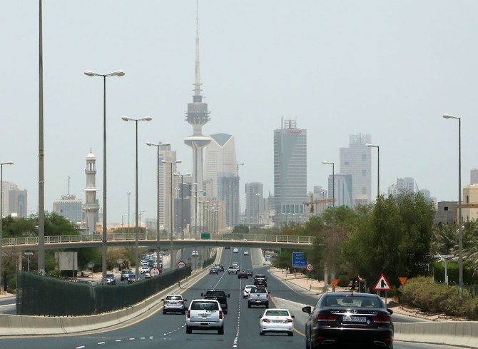 Kuwait vows to cut migrant population to 30%