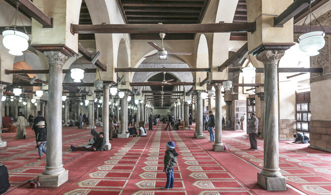 Cairo mosque resumes Friday prayers with pandemic plea