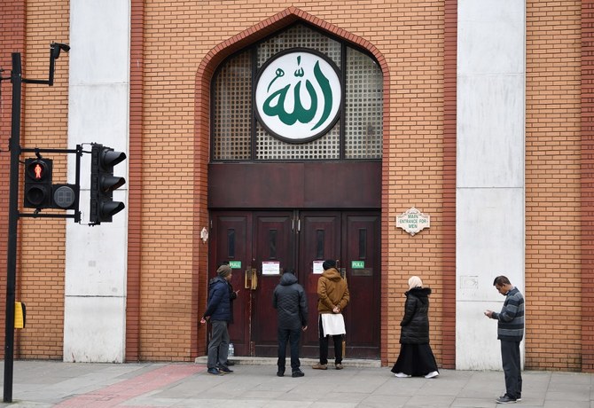 UK Muslim leaders urge mosques to remain closed until congregational prayers can resume 