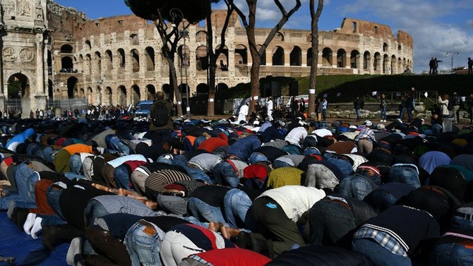 Nearly 1,500 Muslims in Italy cancel Hajj plan