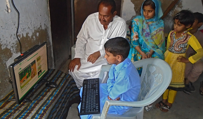Pakistani NGO makes remote learning accessible to deaf students
