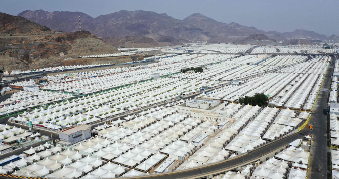 The journey begins: 1,000 pilgrims arrive in Mina for first day of Hajj