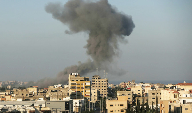 Israel strikes Hamas in Gaza over rockets, fire balloons 