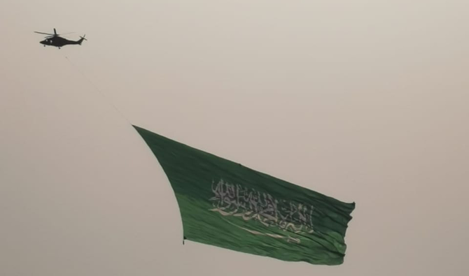 Helicopter Company hauls largest airborne Saudi flag across the Kingdom’s skies