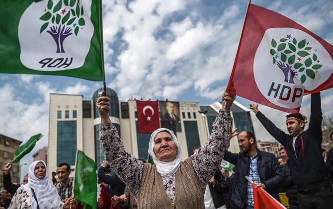 Crackdown on Turkey’s pro-Kurdish party raises concerns among opposition