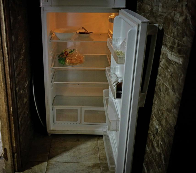A Syrian refugee whose fridge was stolen from his home in Homs finds it in Beirut