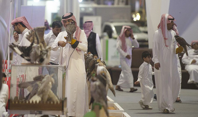 Saudis donate falcons to protect rare breed