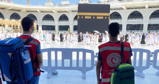 Volunteers step up to provide services to worshipers in Makkah