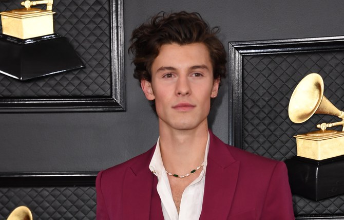 Shawn Mendes collaborates with Justin Bieber 