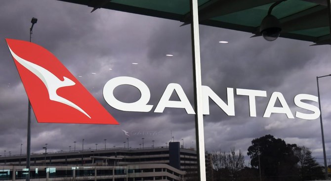 Qantas to require COVID-19 vaccine on international flights