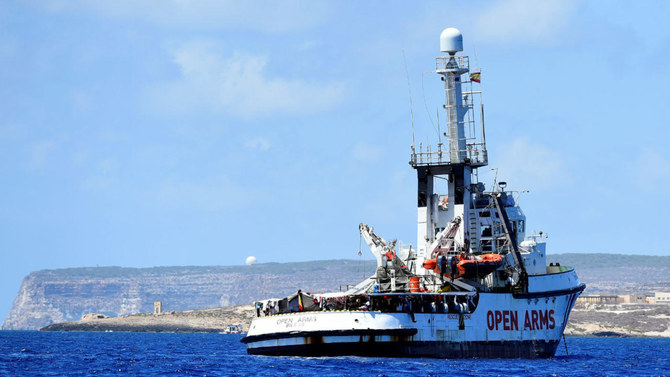 Italy allows ship to bring migrants ashore
