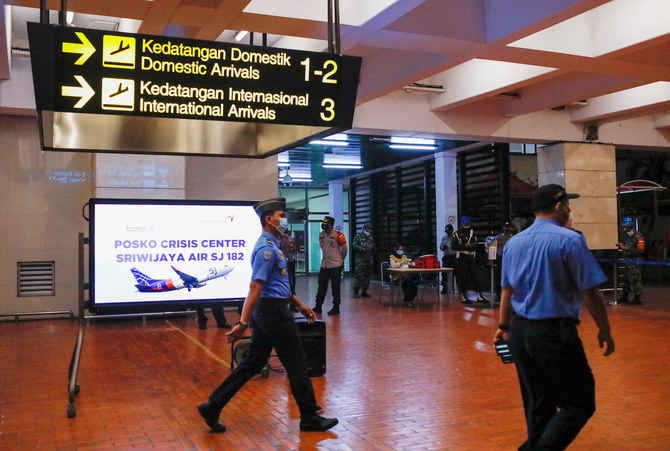 62 feared dead in Indonesia plane crash