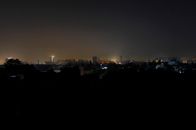 National power grid breakdown plunges Pakistan into darkness
