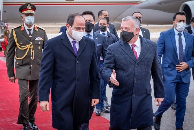 Egypt flies aid to Jordan as talks focus on peace, trade
